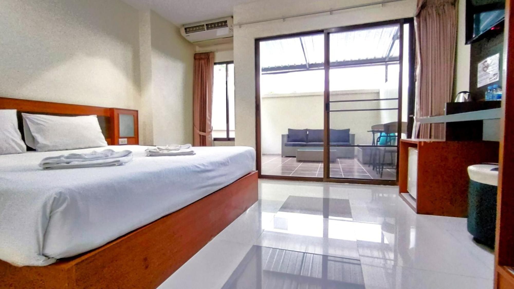 Lucky Buako Hotel Patong Exterior foto