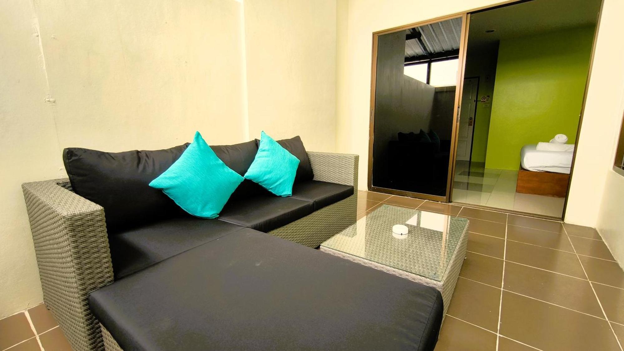 Lucky Buako Hotel Patong Exterior foto