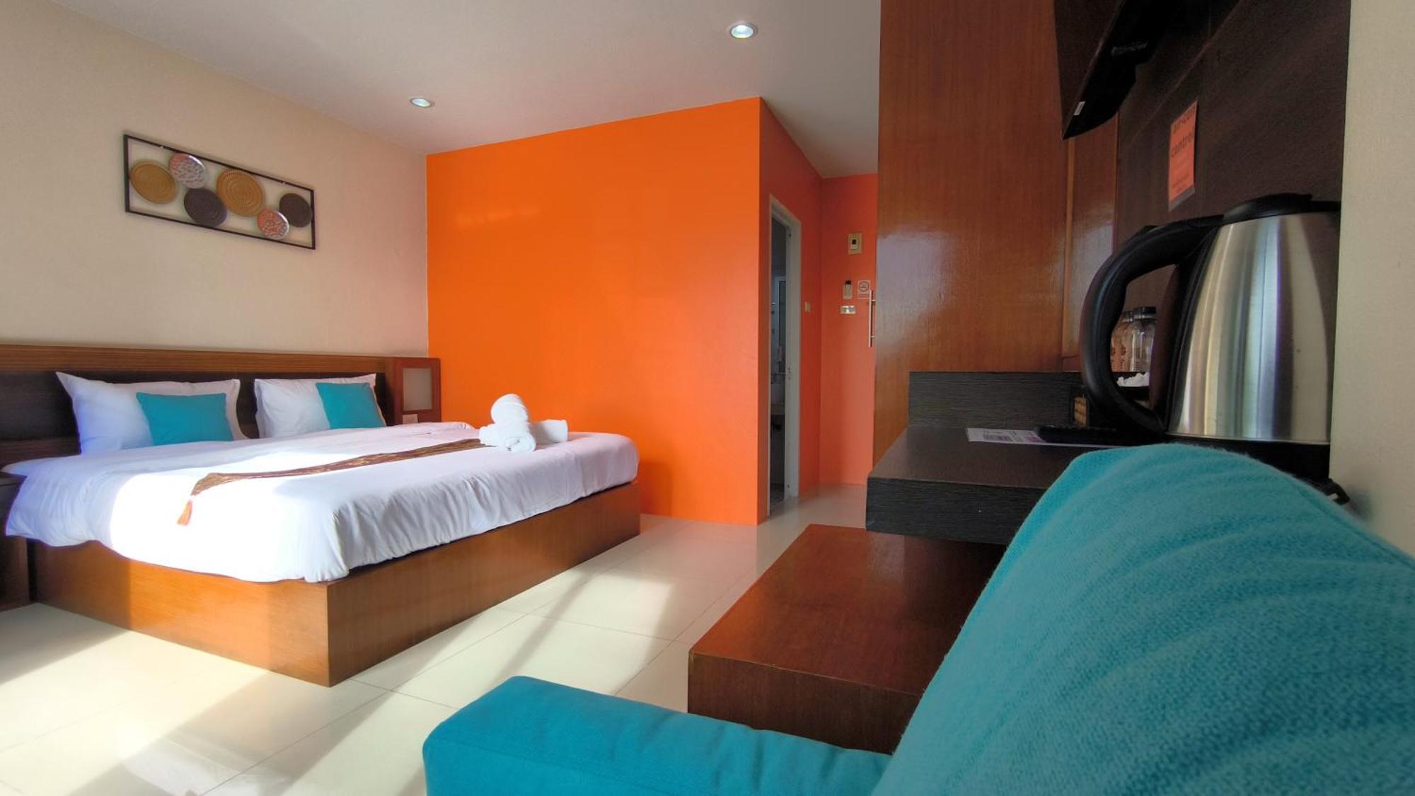 Lucky Buako Hotel Patong Exterior foto