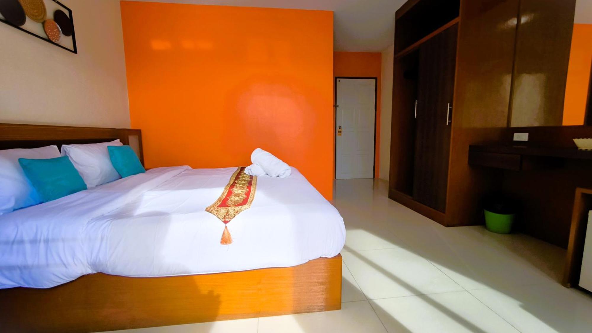 Lucky Buako Hotel Patong Exterior foto