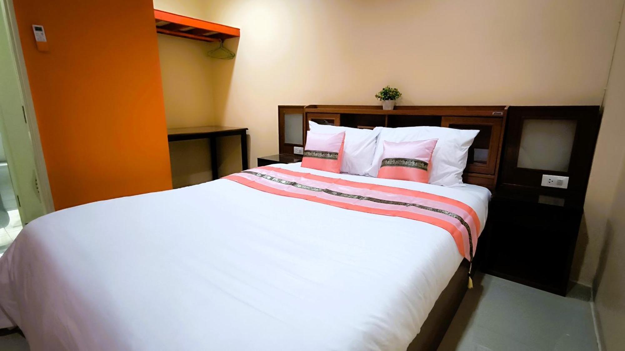 Lucky Buako Hotel Patong Exterior foto