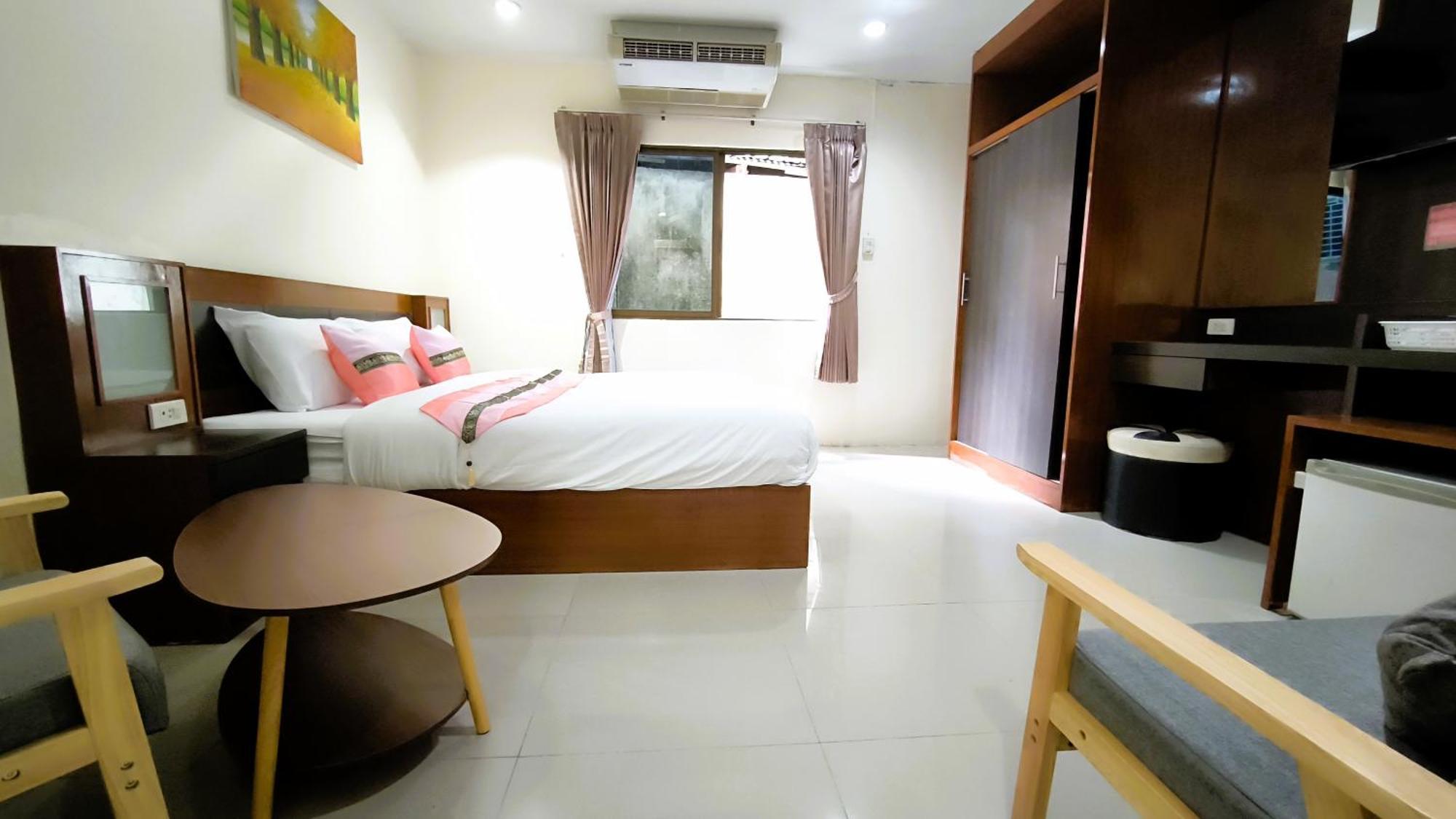 Lucky Buako Hotel Patong Exterior foto